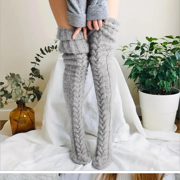 Knee Highs! Perfect Socks cozy, sexy perfec. The wardrobe is lit - Picture 3 of 6